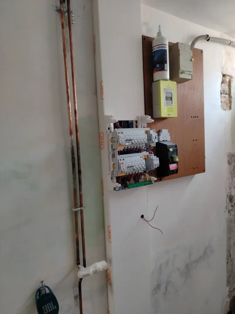 Pose d' un tableau électrique_03