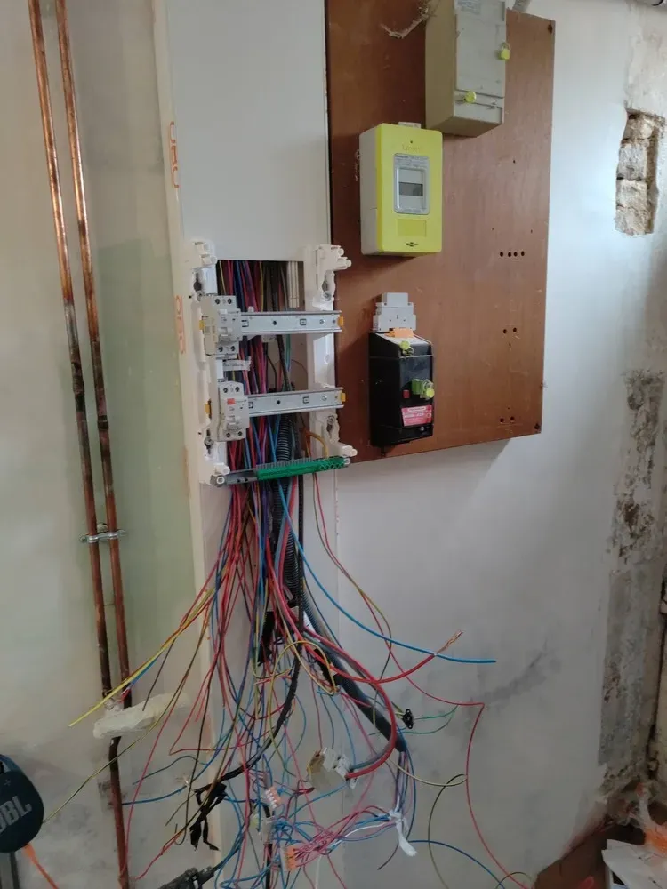 Pose d' un tableau électrique_04